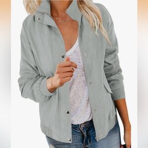 Women’s BomberJacket Zip Up Lightweight. Size Large. Worn once.